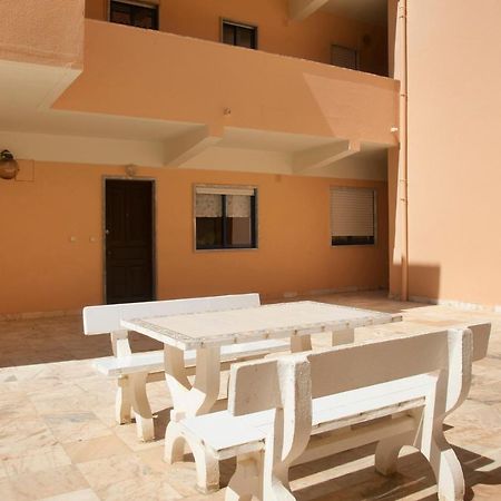 Sao Bernardino Beach House Atouguia Da Baleia Buitenkant foto