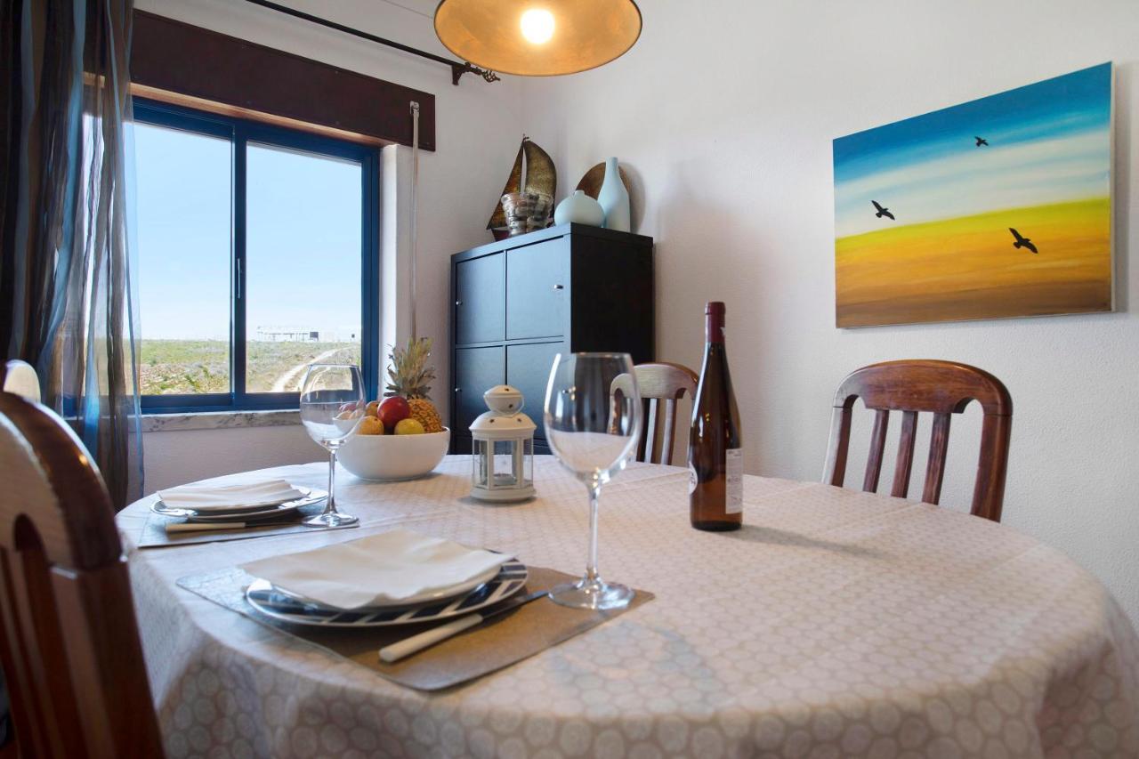 Sao Bernardino Beach House Atouguia Da Baleia Buitenkant foto